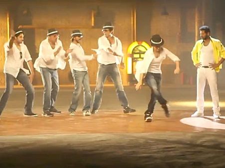 Shahrukh Khan Falls On Ground Trying Prabhu Deva's Steps (Clip)