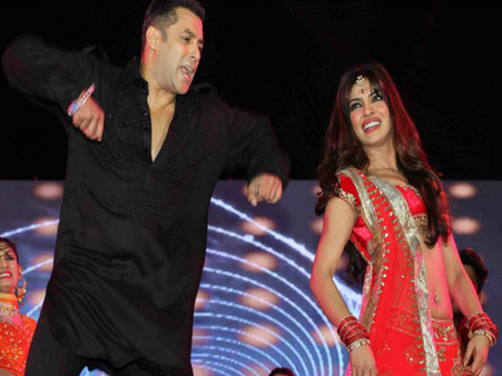 Arpita Khan Wedding: Priyanka Chopra Dances With Salman Khan