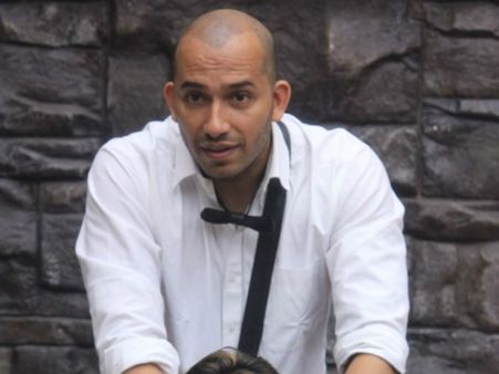 Ali Gets Royal “Vaat” From Dimpy Mahajan On Bigg Boss 8
