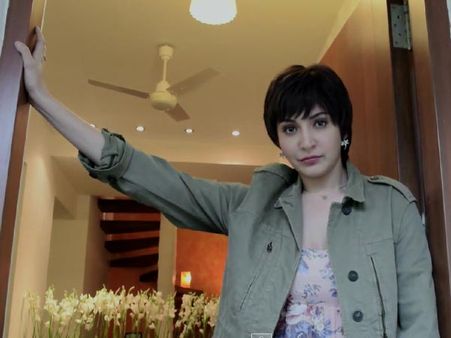 Anushka Sharma Reveals Her Transformation To Jaggu In PK (Clip)