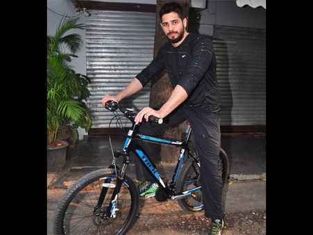 Sidharth Malhotra Cycles For Equal Street At Bandra