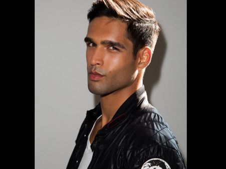 Watch: Siddharth Mallya Desperately Yell 'I Am Not Gay!'