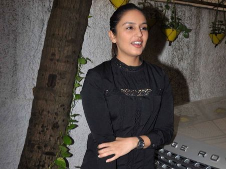 Snapped: Varun Dhawan And Huma Qureshi At Super Sunny Sound