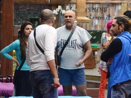 Bigg Boss 8's Puneet Issar Gets A Final Warning From Bigg Boss