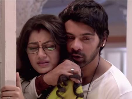 Kumkum Bhagya: Abhi Molests Pragya After Aaliya Provokes Him