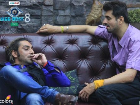 Praneet Bhatt Vs RJ Preetam For Captaincy On Bigg Boss 8, Thanks To Renee Dhyani!