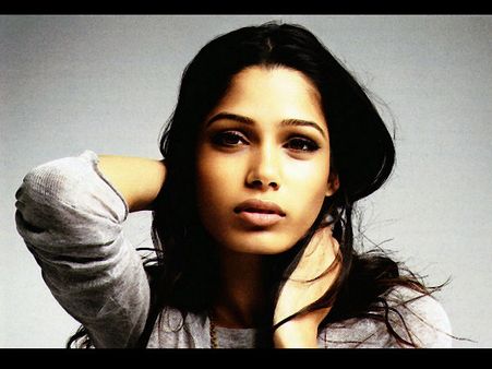 After Hollywood, Freida Pinto Keen To Enter Bollywood