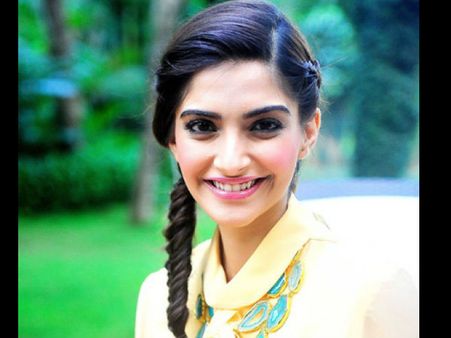 Sonam Kapoor Turns Santa For A Cause