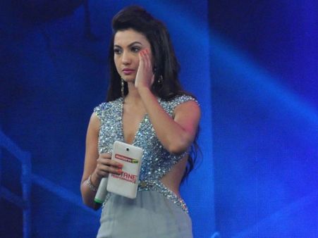 Bollywood Shocked Over Gauhar Khan Being Slapped For Choice Of Clothes!