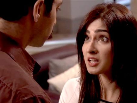Yeh Hai Mohabbatein: Bala's Student Blackmails For An Affair!
