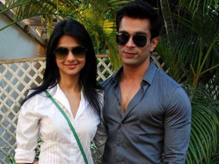 Karan Singh Grover, Jennifer Winget Separate