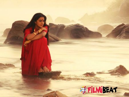 Kaniha Replaces Nikki Galrani In Rudrasimhasanam!