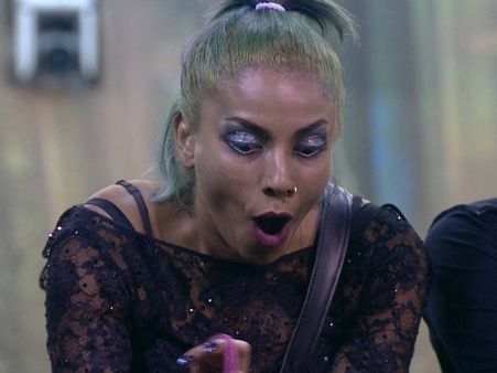 Diandra Soares Eliminated From Bigg Boss 8 Eviction By Salman Khan!