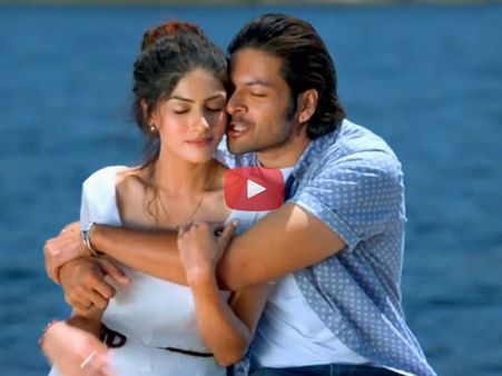 Watch Video: Khamoshiyan Title Track