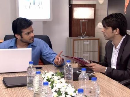 Yeh Hai Mohabbetain: Raman Prepares Divorce Papers!