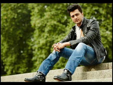 Riteish Deshmukh Turns 36: Birthday Wishes Pours In