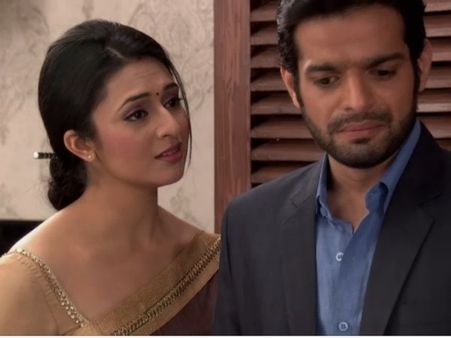 Yeh Hai Mohabbetain: Raman Avoids Ishita, Signs Divorce Papers