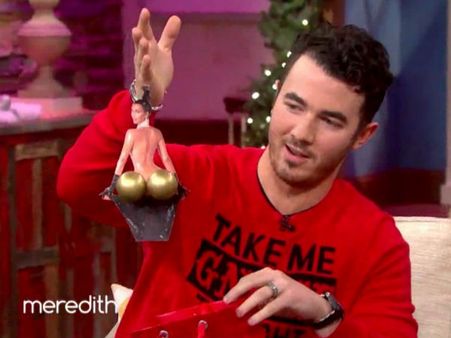 Kim Kardashian's Butt Pic Is Now A Christmas Tree Ornament!