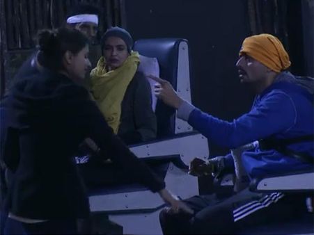 Bigg Boss 8's Dimpy Provoked Preetam, Abused, Got Him Off Task! [PHOTOS]