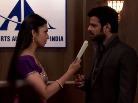 Yeh Hai Mohabbatein: Ishita Puts Raman Under Lie Detector Test!
