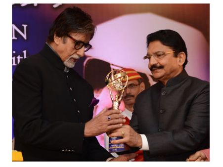 Big B Honoured With Yash Chopra Memorial Award