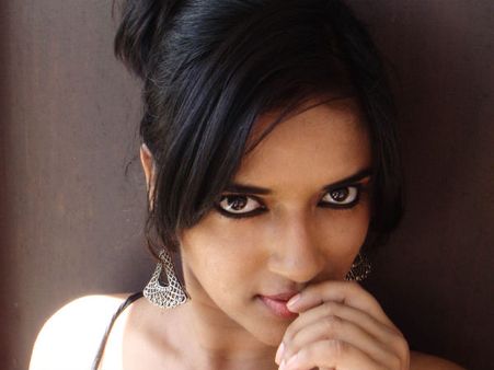 Shocking: Tamil Actress Leaks Topless Photographs!