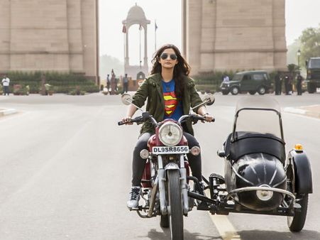 Wow! Check Out Sonam Kapoor's Sporty Look In Dolly Ki Doli!!