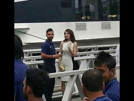 PICS: Anushka Sharma-Virat Kohli 'Love In Sydney'