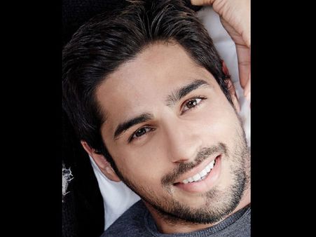 Sidharth Malhotra Turns 30, Ready For 'Action'