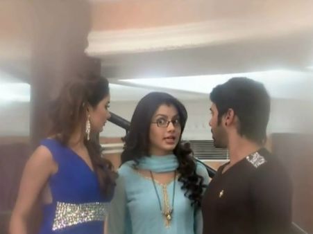 Kumkum Bhagya: Bulbul Takes Revenge On Tanu; Pragya to Propose Abhi!