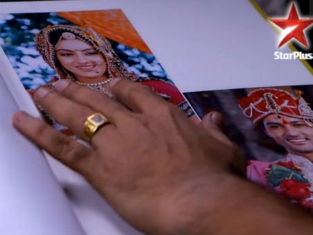 Diya Aur Baati Hum: Will Bhabho, Sooraj Stop Sandhya From Going?