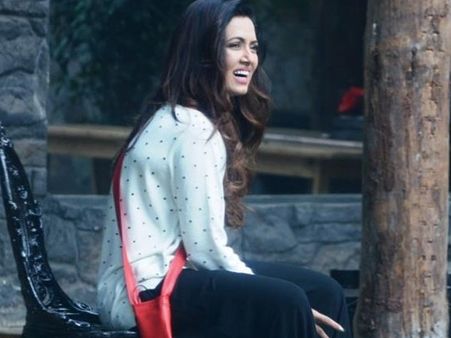 Bigg Boss 8 Elimination: Sana Khan Evicted From Bigg Boss Weekend Ka Halla Bol!