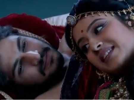 Will Salim Accept The Gift Given By Jodha, Akbar During Their Wedding Anniversary?