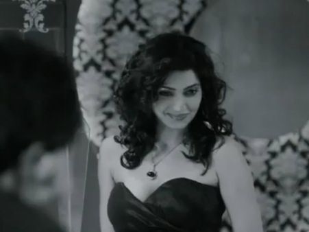 Bigg Boss 8 Contestant Karishma Tanna's Bold Acts!