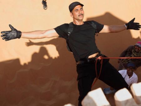 Unseen Behind The Scene Moments From Akshay Kumar's Baby