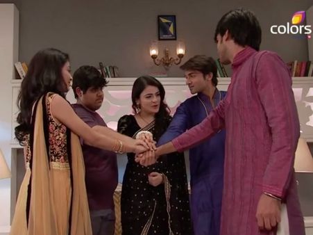 Meri Aashiqui Tum Se Hi: Is Ranveer In Relationship With Ritika; Ishaani To Expose Chirag!