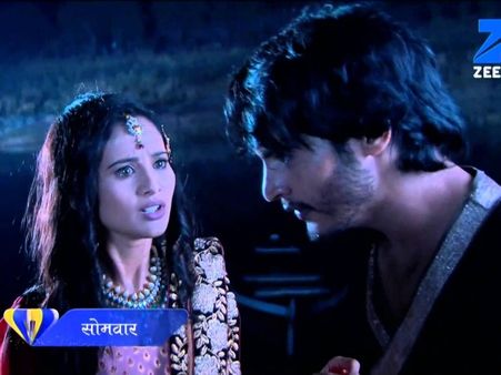 Jodha Akbar: Salim Thrashes Anarkali In Public