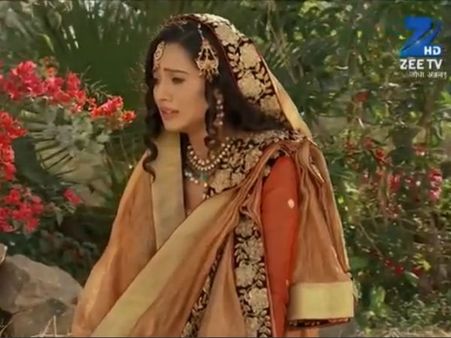 Jodha Akbar: Anarkali Framed As A Thief In The Market!