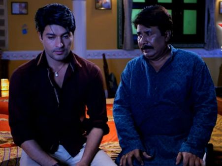 Diya Aur Baati Hum: Babasa Regrets, Asks Sooraj To Get Sandhya Back!