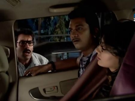 Kumkum Bhagya: Who Will Save Pragya – Abhi Or Suresh?