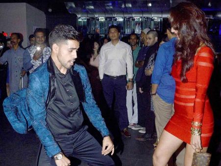 Bigg Boss 8's Gautam Gulati And Mahek Chahal An Item?