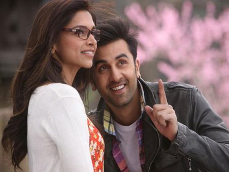 Leaked Clip: Ranbir Kapoor Gifts Flowers To Deepika Padukone