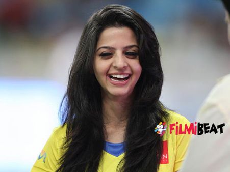Vedhika Joins 'Amar Akbar Anthony'