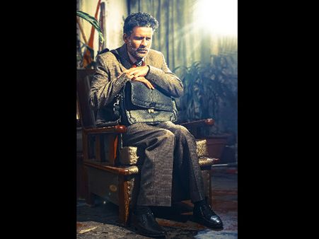 First Look: Manoj Bajpayee As Gay Professor In Aligarh