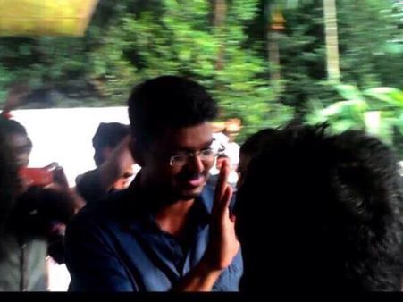 Sneak Peek: Ilayathalapathy Vijay's Looks In Puli?