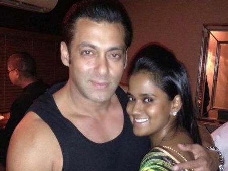 Salman Khan Gifts Unique Painting To Sister Arpita Khan (Pic)