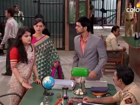 Meri Aashiqui Tum Se Hi: Oh No, Not Again! Ishaani Starts Her Drama Of Hating Ranveer