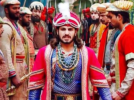 Jodha Akbar: Akbar Gets Whipped For The False Accusation
