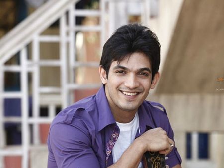 Arjun Bijlani To Enter Meri Aashiqui Tum Se Hi As The Lawyer To Save Ishaani!