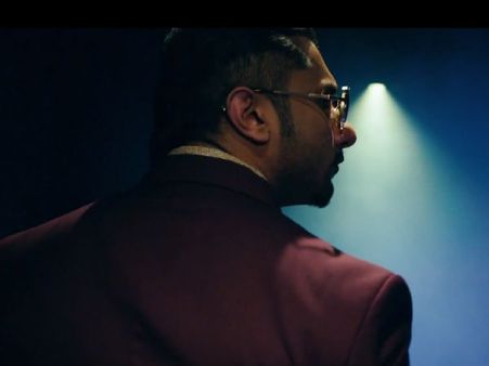 Watch: Yo Yo Honey Singh's One Bottle Down!